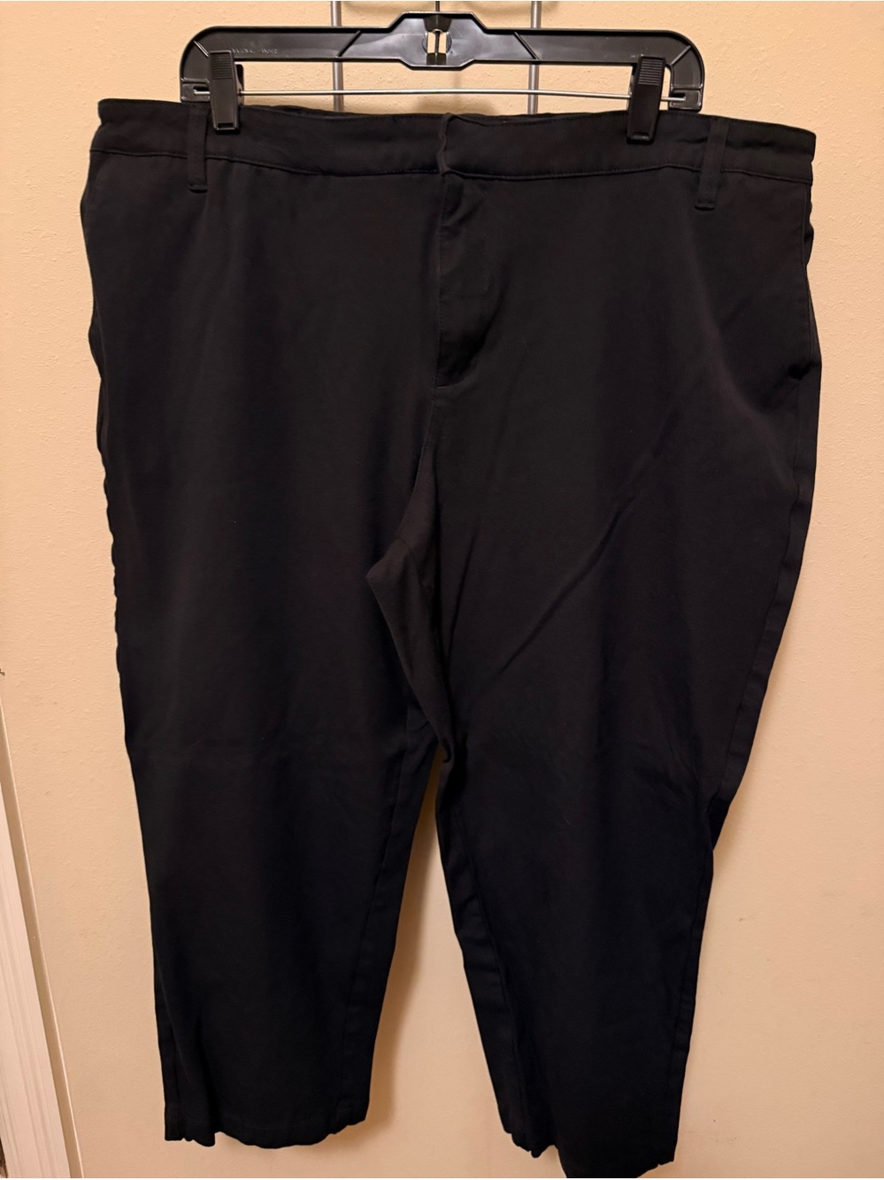 Universal Standard women’s black Straight-Leg Chinos. Inseam 27 in